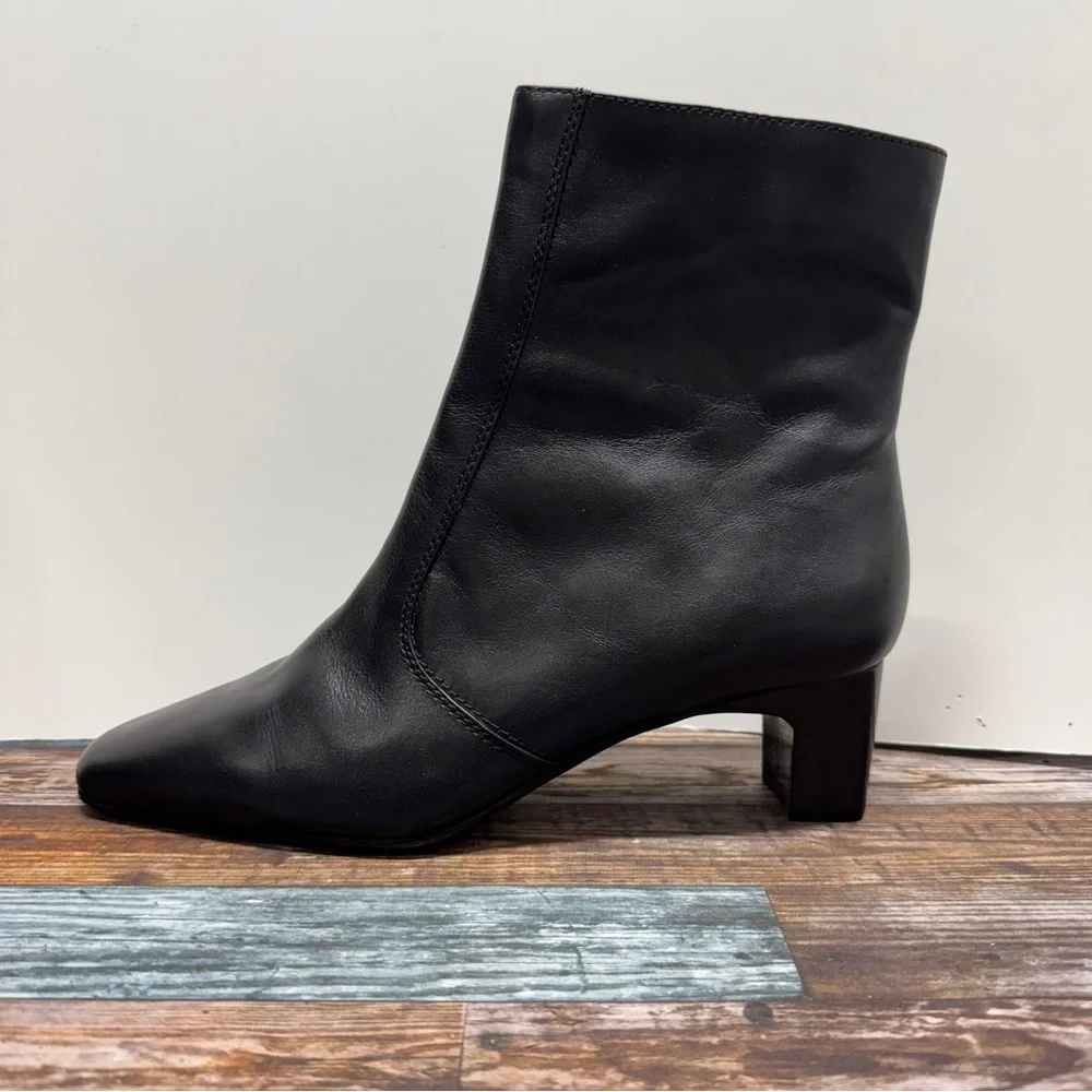 Apostrophe Black Leather Square-Toe Ankle Boots